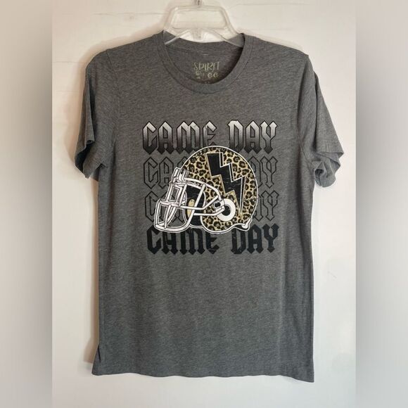 5 for $25🔥Spirit To A Tee "Game Day" Football Grey T-Shirt Medium - Picture 1 of 4